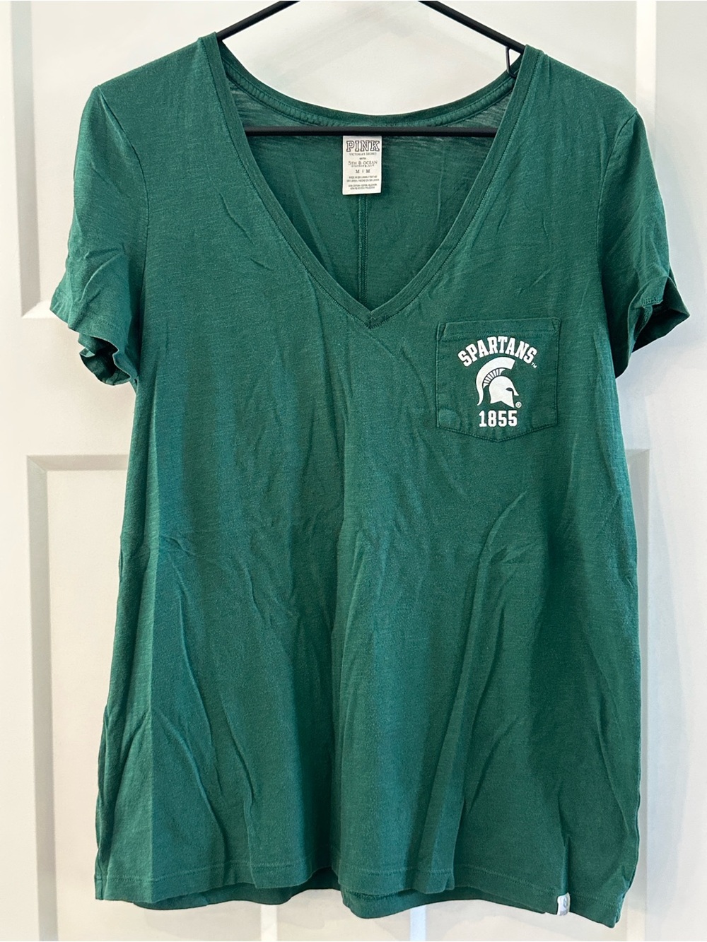 Victoria’s Secret PINK Michigan State Spartans Size Medium V-Neck T-Shirt